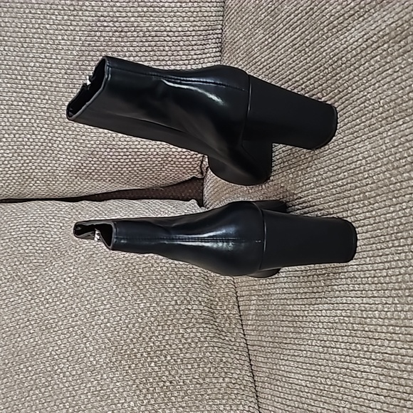 Brand new never worn steve madden boots - Picture 4 of 4